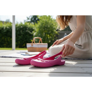 Crocs Women's Size 8 Jayna Pink Closed Toe Cutout Slingback Casual Flats